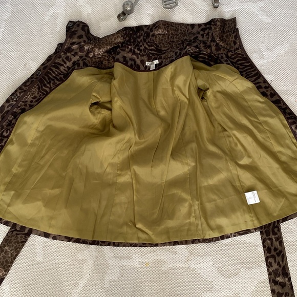 Elegant Animal Print Trench Coat - Picture 8 of 15